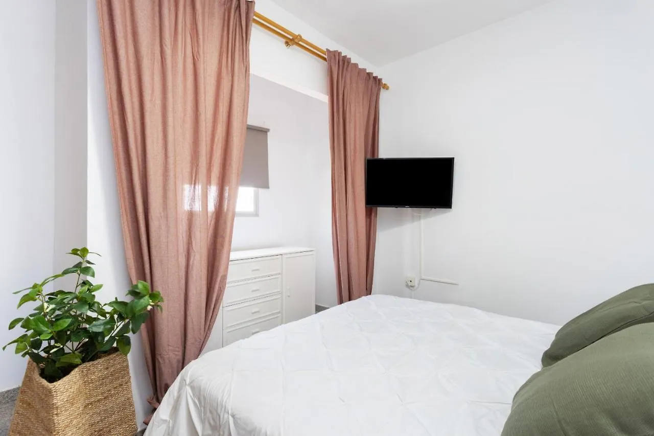 Eden Rentals 106 Surfy Stylish Bed&Coffee Room contacts